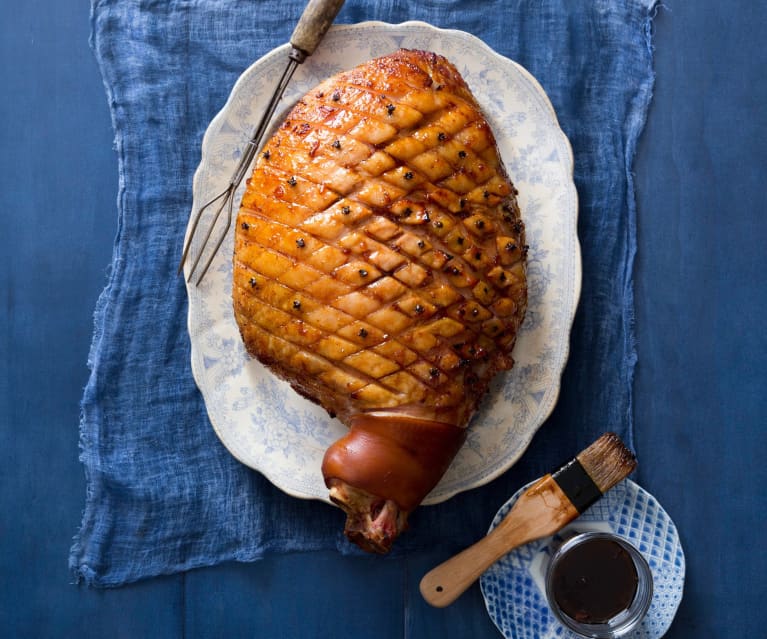 Pineapple and orange glazed ham (MEATER+®)