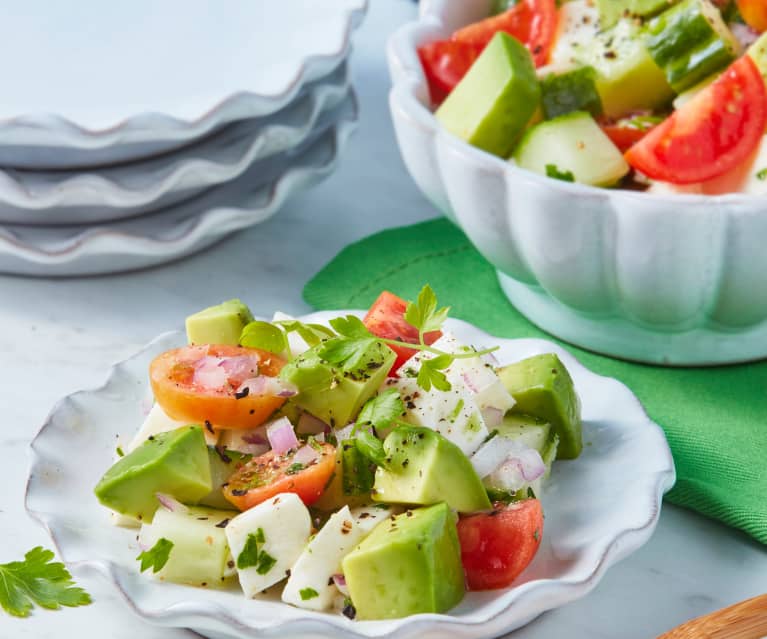 Ensalada de aguacate y queso mozzarella