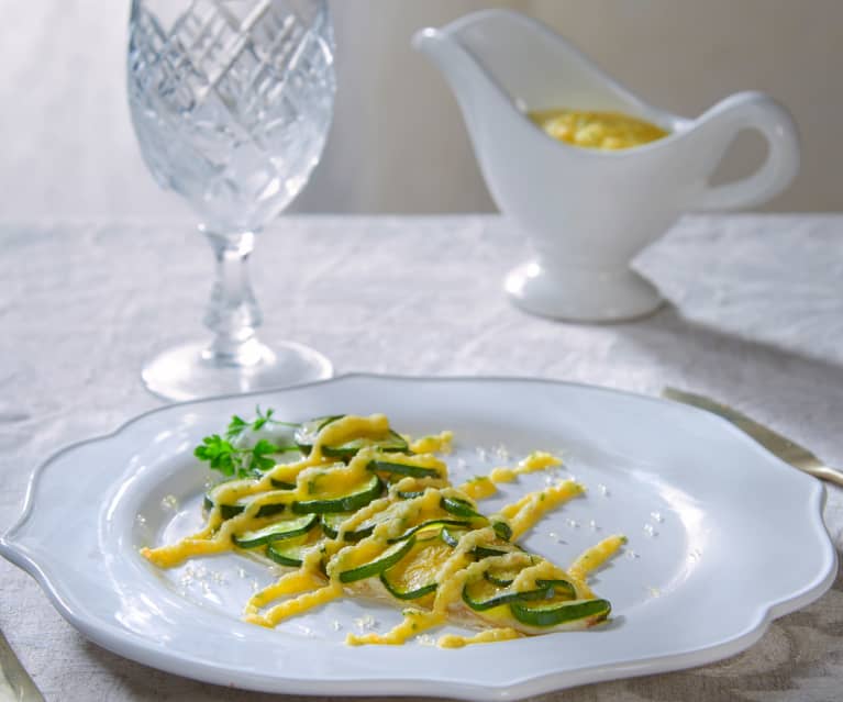 Spigola in crosta di zucchine con salsa al caviale di limone