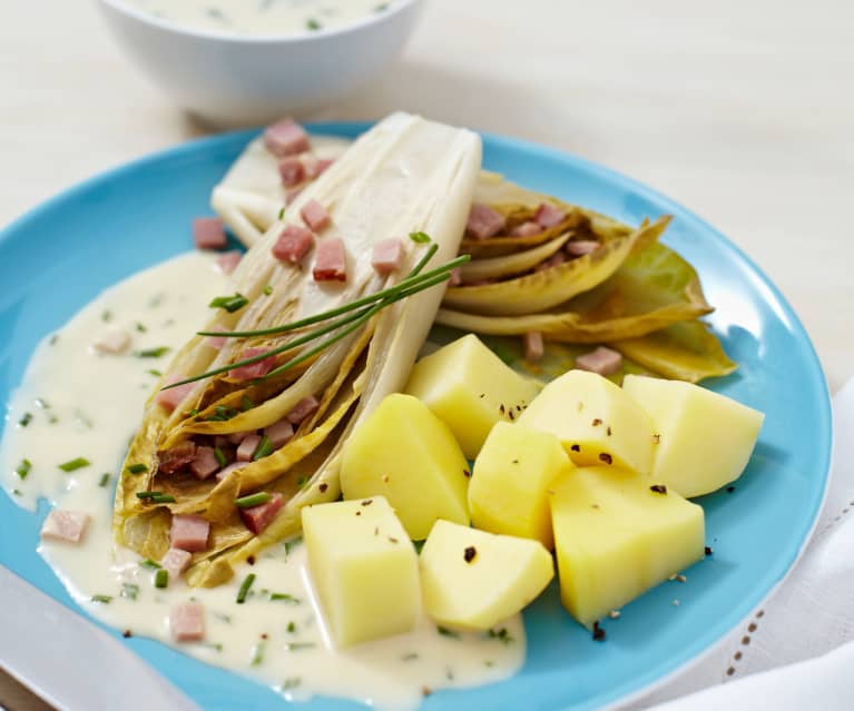 Chicorée mit Schinken, Kartoffeln und Senfsauce