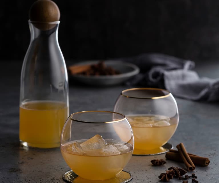 Spiced apple liqueur