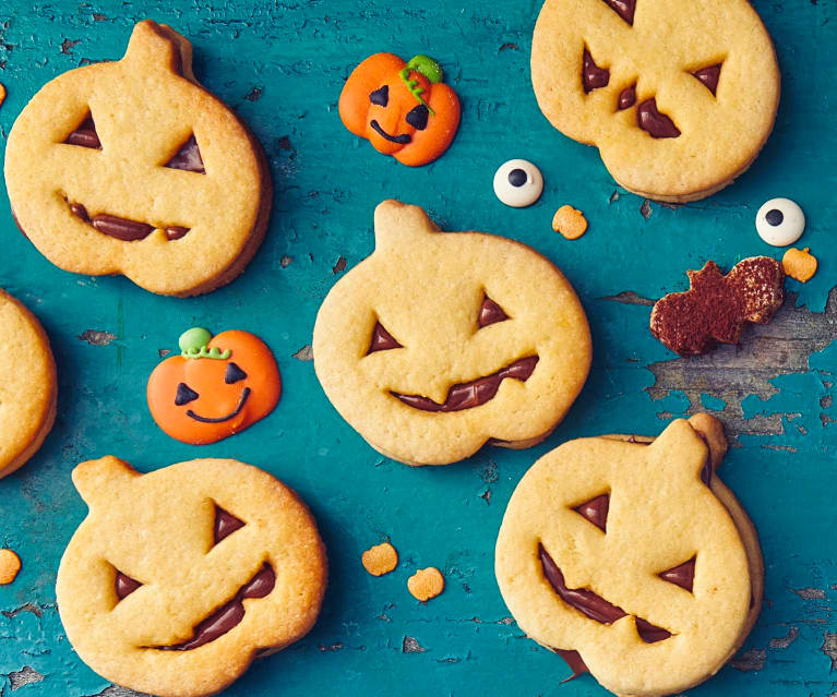 Biscotti di Halloween con crema di cioccolato