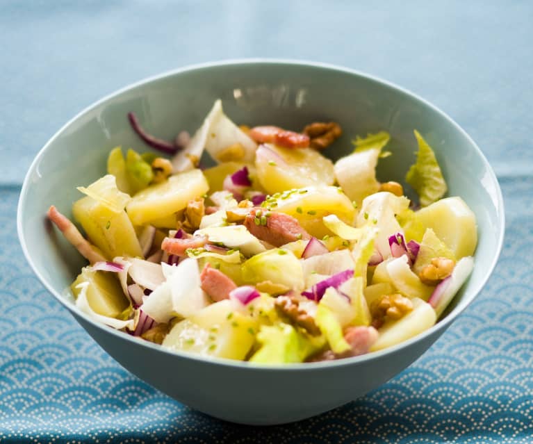 Œufs pochés et pommes de terre à l'huile de caméline