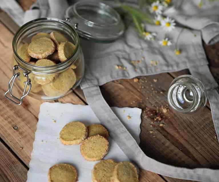 Biscotti farro e camomilla (di Erica Liverani)