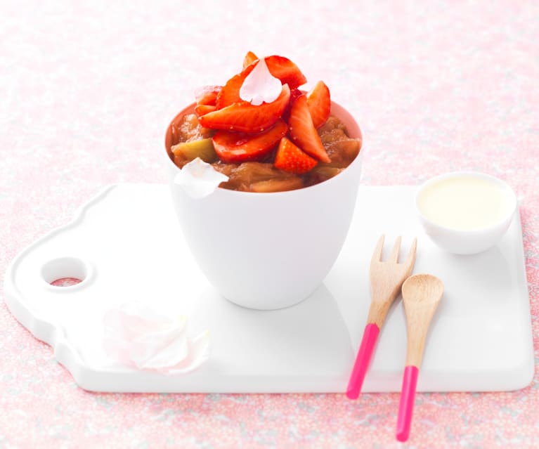 Soupe de fraises à la compotée de rhubarbe, coulis de chocolat blanc