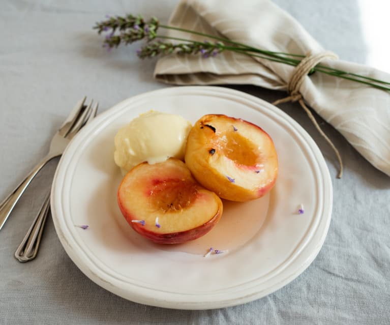 Geschmorter Weinbergpfirsich mit Lavendeleis - Cookidoo® – das ...