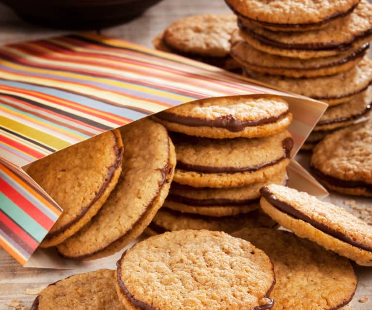 Galletas sándwich de avena con chocolate