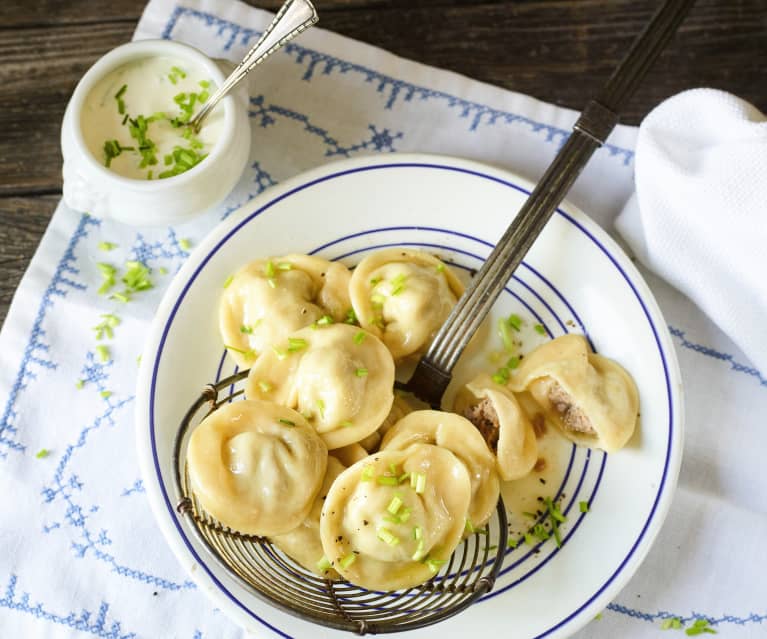 Pelmeni mit Meerrettich-Dip