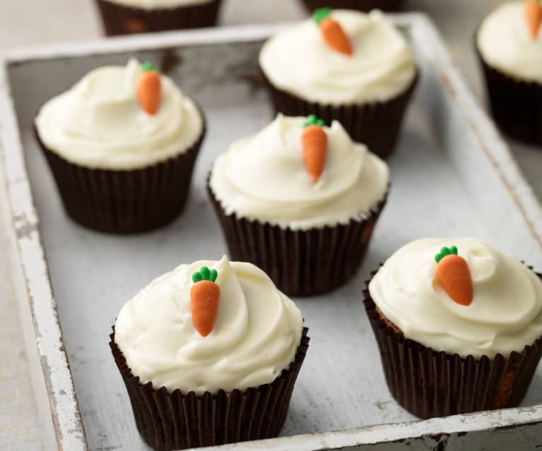 Carrot Cake Cupcakes - Sugar Spun Run