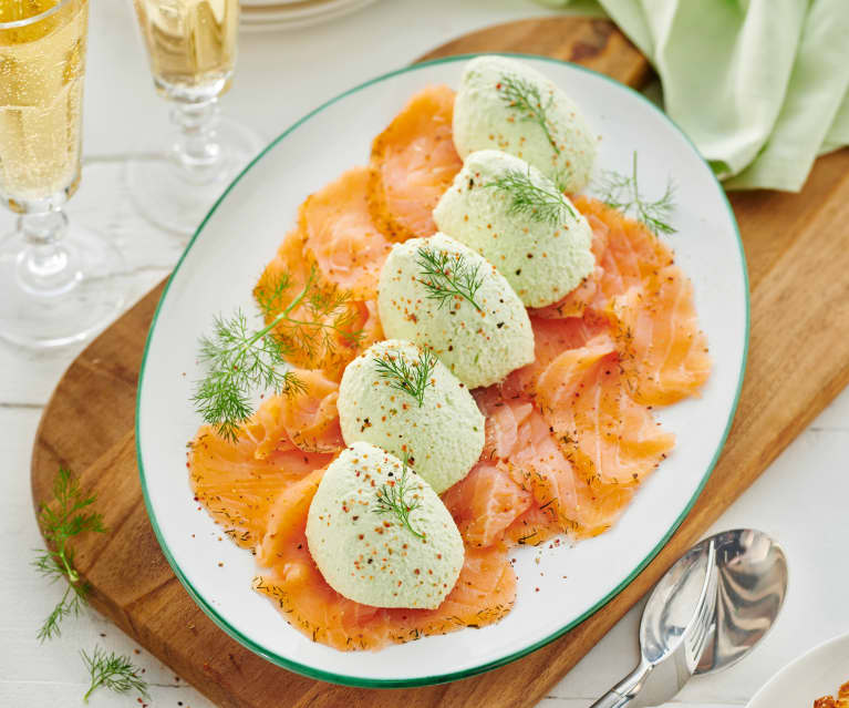 Gurkenmousse zu gebeiztem Lachs