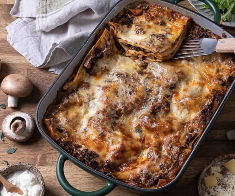 Meat-free mushroom lasagne