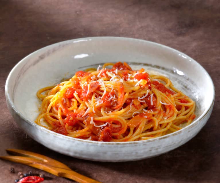 Espaguetis a la amatriciana