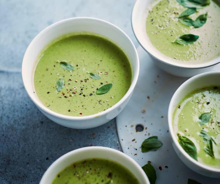 Soupe de petits pois au mascarpone et au basilic 