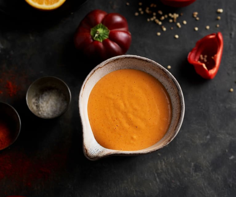 Rød peberfrugt- og paprika hollandaisesauce