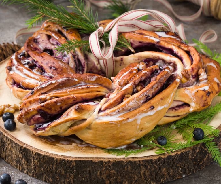 Kringle navideño con confitura de arándanos