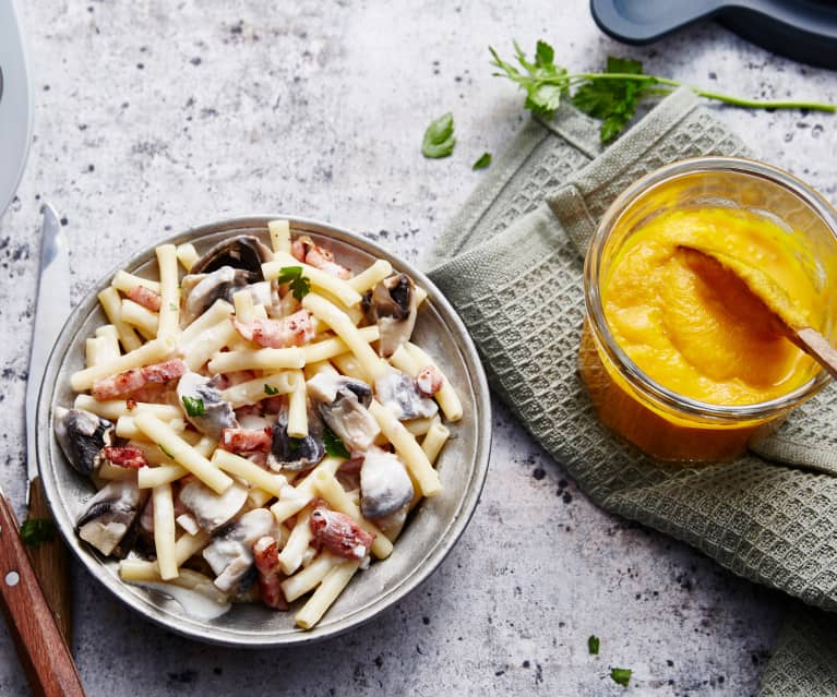 Velouté de carotte au curcuma, pâtes aux lardons et champignons