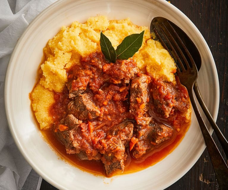 Spezzatino di carne con polenta