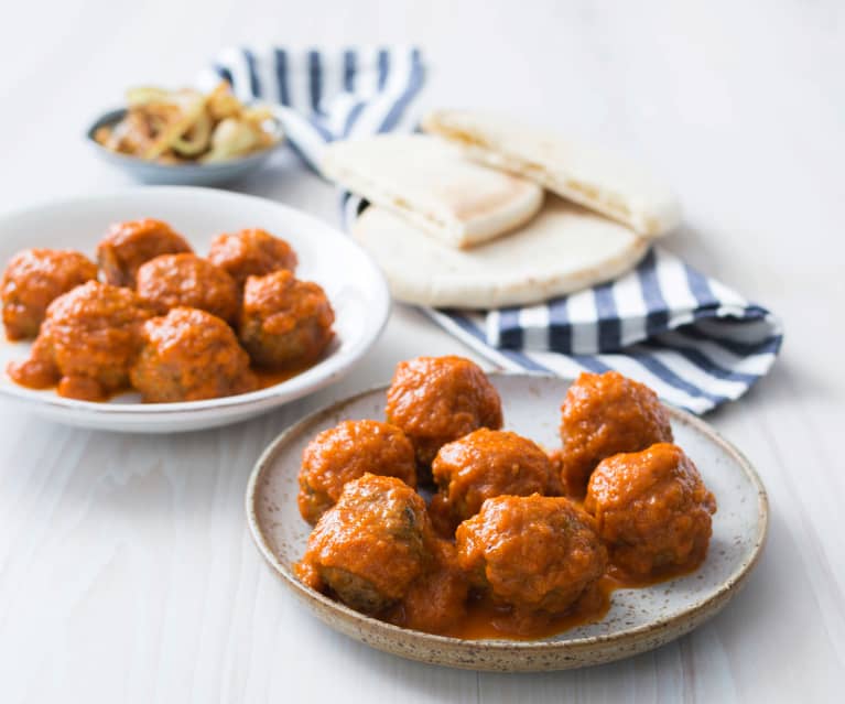 Meatballs in red pepper sauce