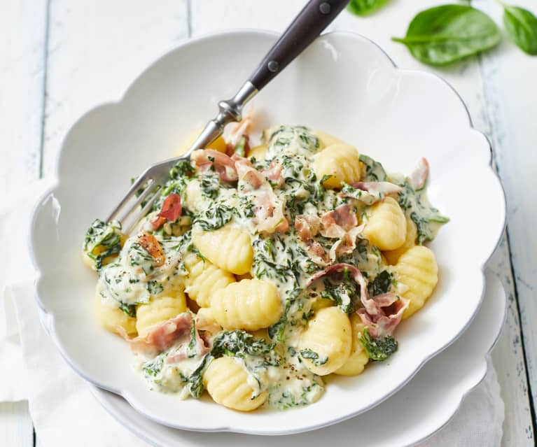 Schinken-Spinat-Gnocchi in Rahmsauce