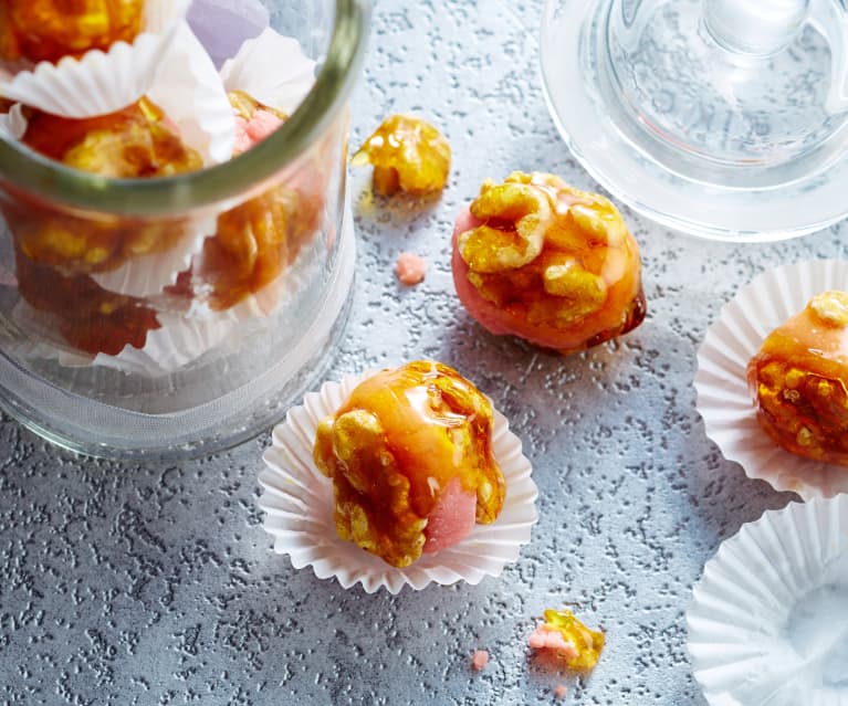 Fruits secs en robe de pâte d'amande facile et rapide : découvrez les  recettes de Cuisine Actuelle