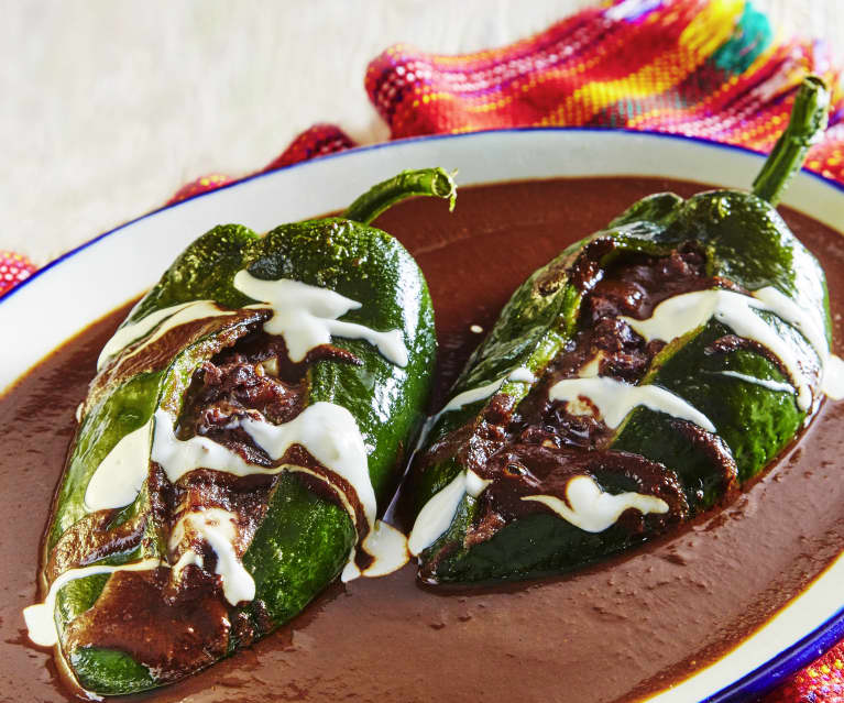 Chiles rellenos de frijol con mole negro - Cookidoo® – oficjalna platforma  z przepisami na Thermomix®