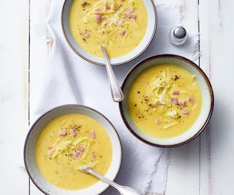 Spitzkohlcremesuppe mit Weißwein