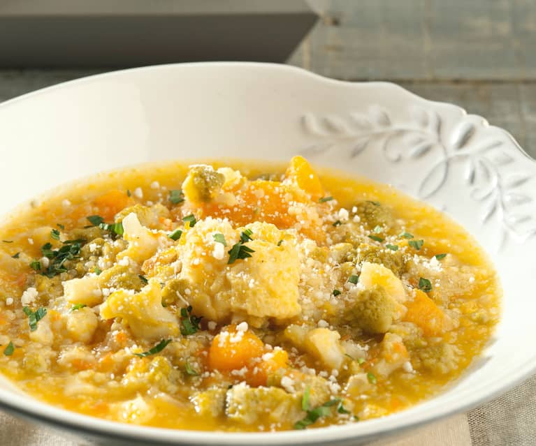 Soupe au potiron chou fleur et chou romanesco