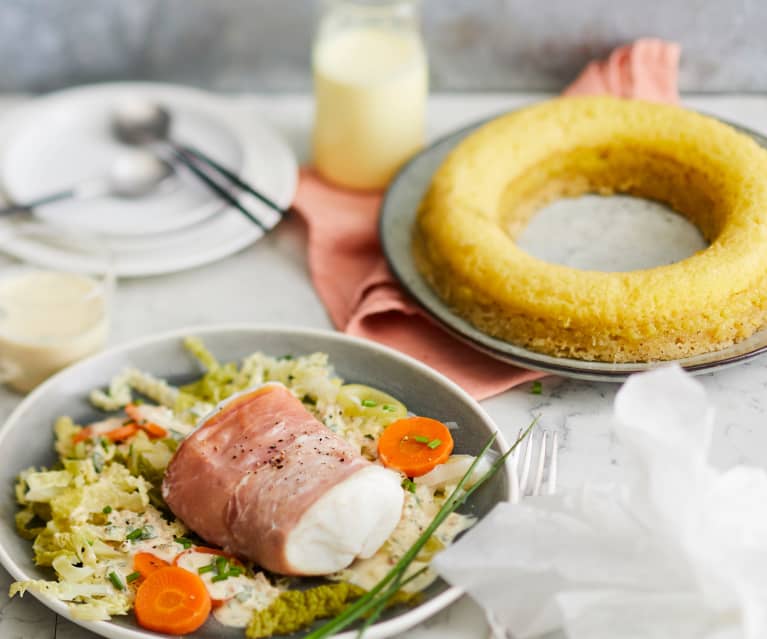 Papillote de poisson au jambon cru, petits légumes et gâteau vapeur à la vanille