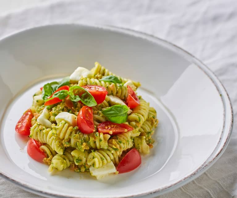 Pasta caprese