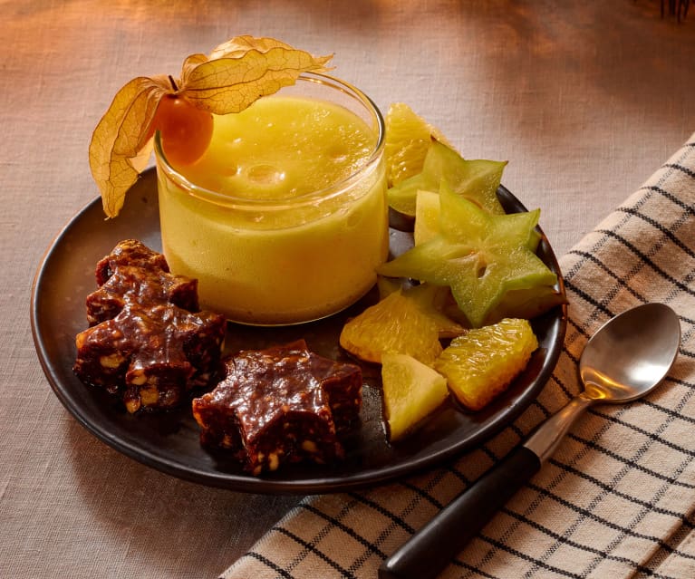 Dattel-Nuss-Konfekt und Mango-Espuma mit exotischen Früchten - Cookidoo ...