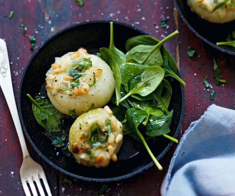 Oignons farcis au chèvre et aux herbes