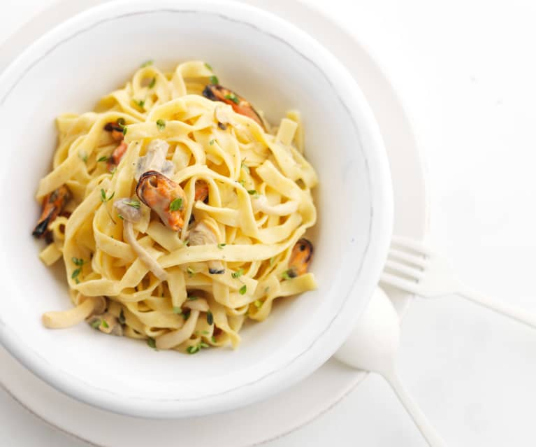 Tagliatelle com fricassé de bivalves