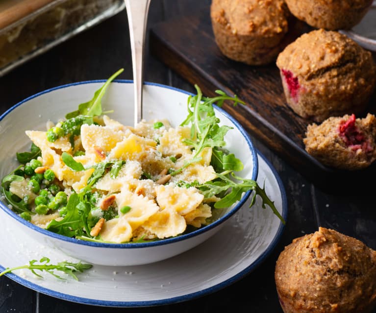 Batch Cooking | Farfalle salade met erwten, rucola en pijnboompitten & fruit muffins