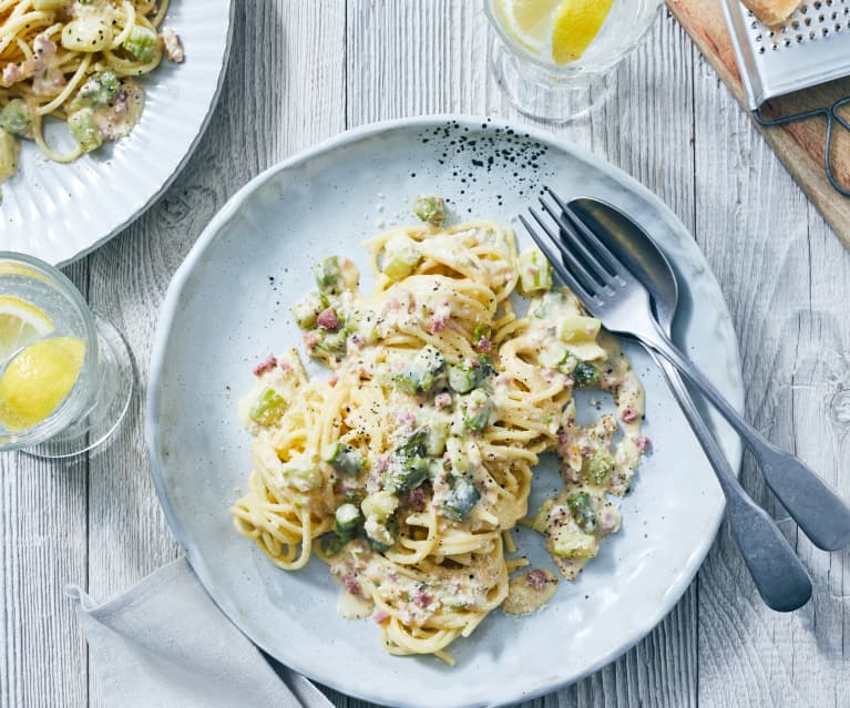 Spaghetti à la carbonara ze szparagami