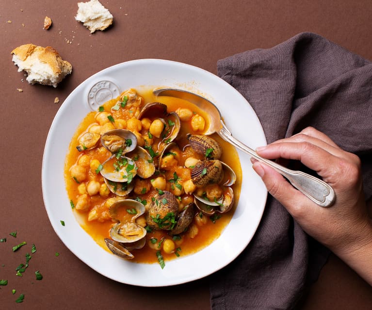 Garbanzos con almejas para dos