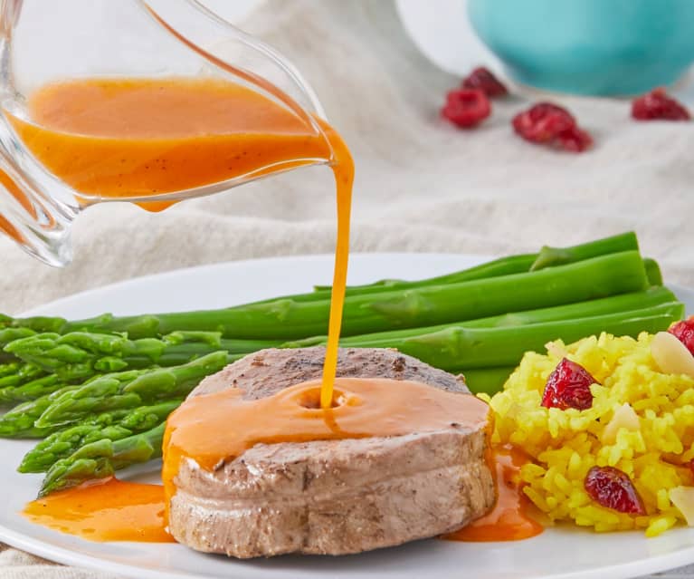 Filet de bœuf avec riz, amandes et canneberges