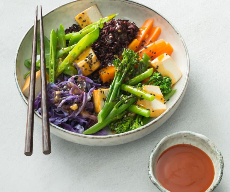 Sticky Sriracha tofu bowl