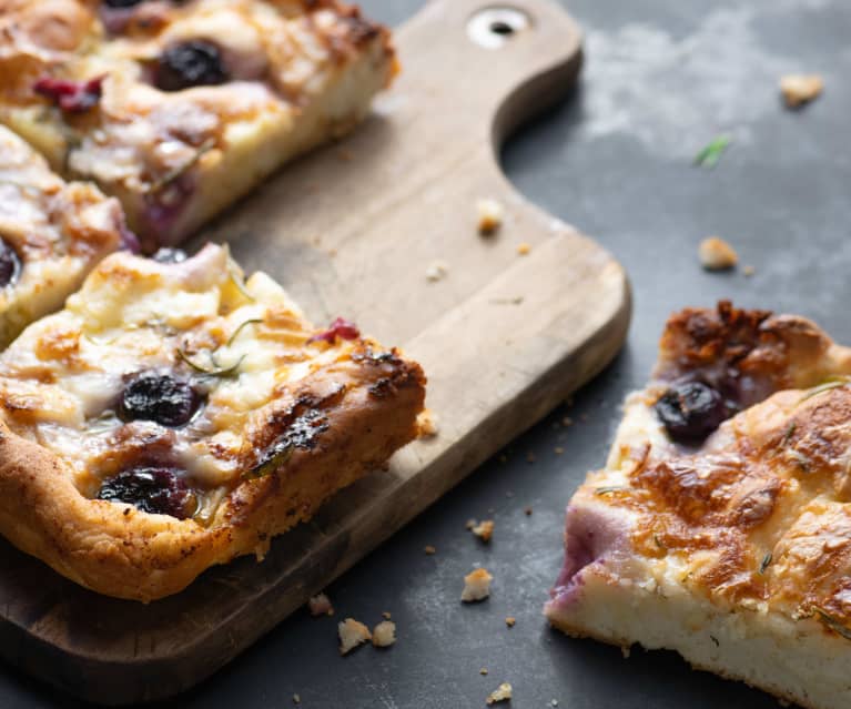 Focaccia con uvas y queso (sin azúcar, sin gluten, sin huevos)