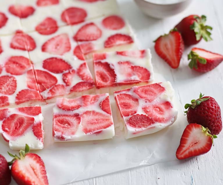 Frozen yoghurt bark (Thermomix® Cutter)