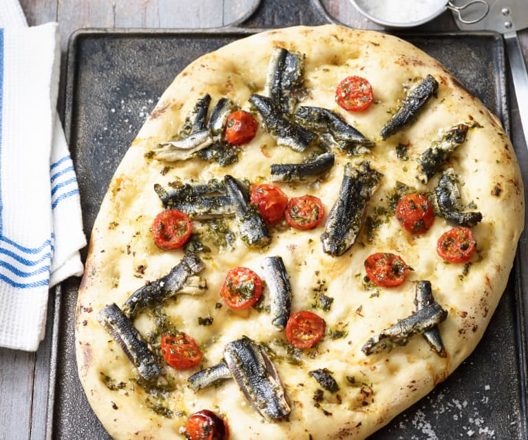 Focaccia z pomidorkami koktajlowymi i anchois