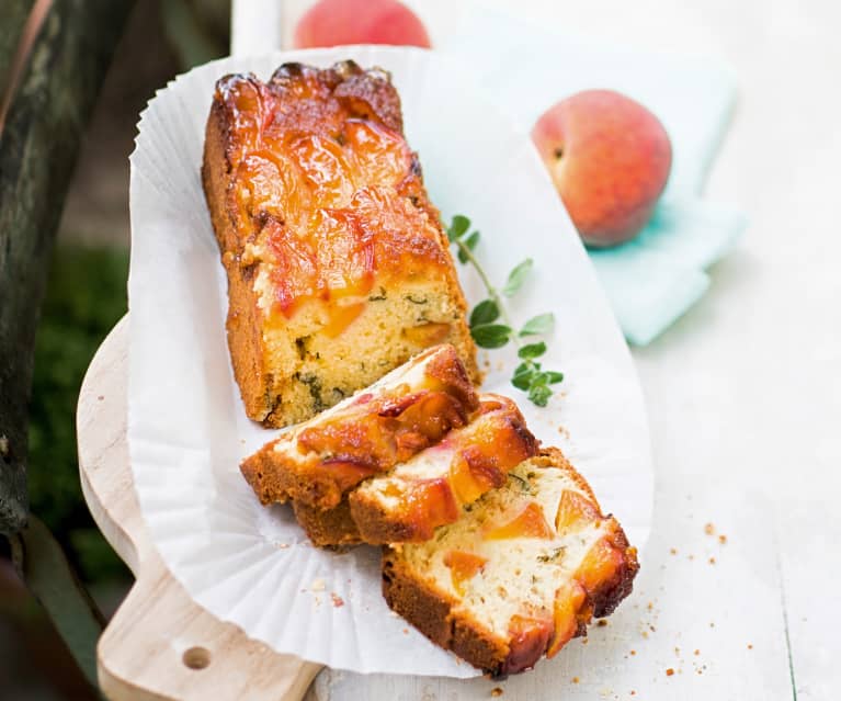 Cake aux pêches caramélisées