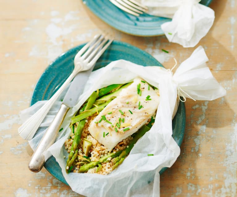 Papillote de cabillaud aux asperges et céréales