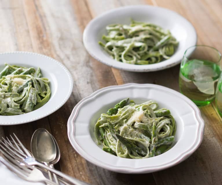 Pasta med spinat og sitron