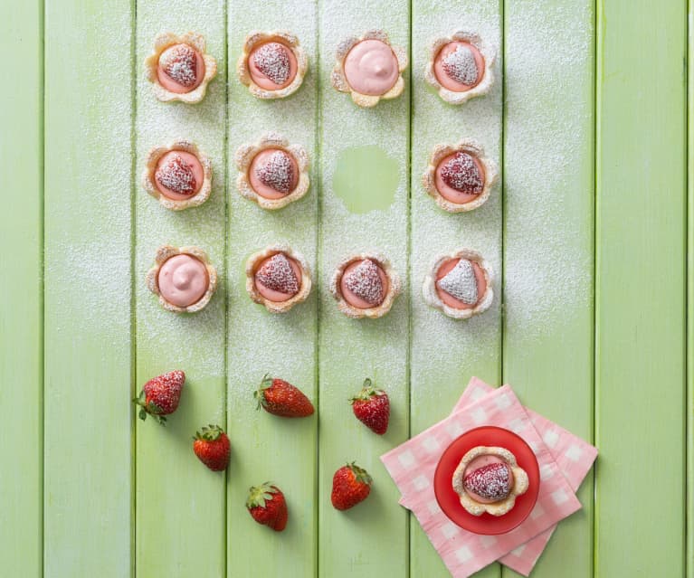 Mini strawberry mousse flower tarts