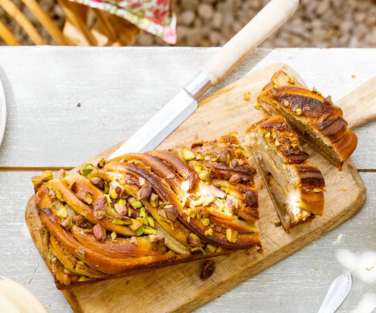 Babka à la pâte de pistache et aux amandes - Baroudeuse Culinaire