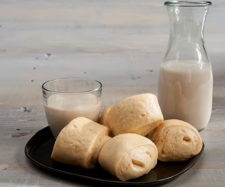 Mantou Buns with Soya Milk