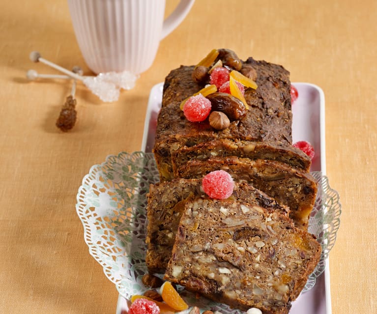 Pane dolce con frutta secca