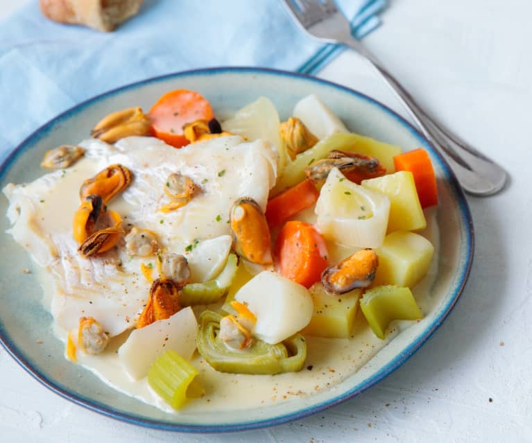 Poisson aux légumes vapeur et coquillages