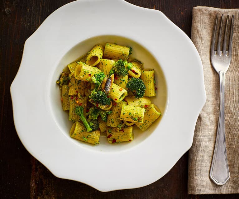 Pasta broccoli e acciughe