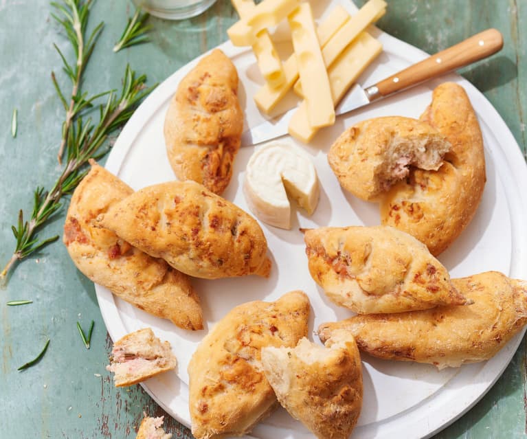 Petits pains au lait par Thermomix® Recettes. Une recette de fan à  retrouver dans la catégorie Pains & Viennoiseries sur  , de Thermomix<sup>®</sup>.